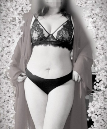 Мои услуги расширяются от классического секса до экспериментов и ролевых игр. Живу в Москве, и мой опыт и мастерство уже завоевали множество положительных отзывов. Фото гарантируют мою привлекательность и страстность. Я создам для тебя незабываемую атмосферу нашей встречи и окунусь с тобой в безграничное наслаждение. Забудь обо всем и дай себе полноценный отпуск с любимой соблазнительницей. 🌹😘💋 13575, 39 лет